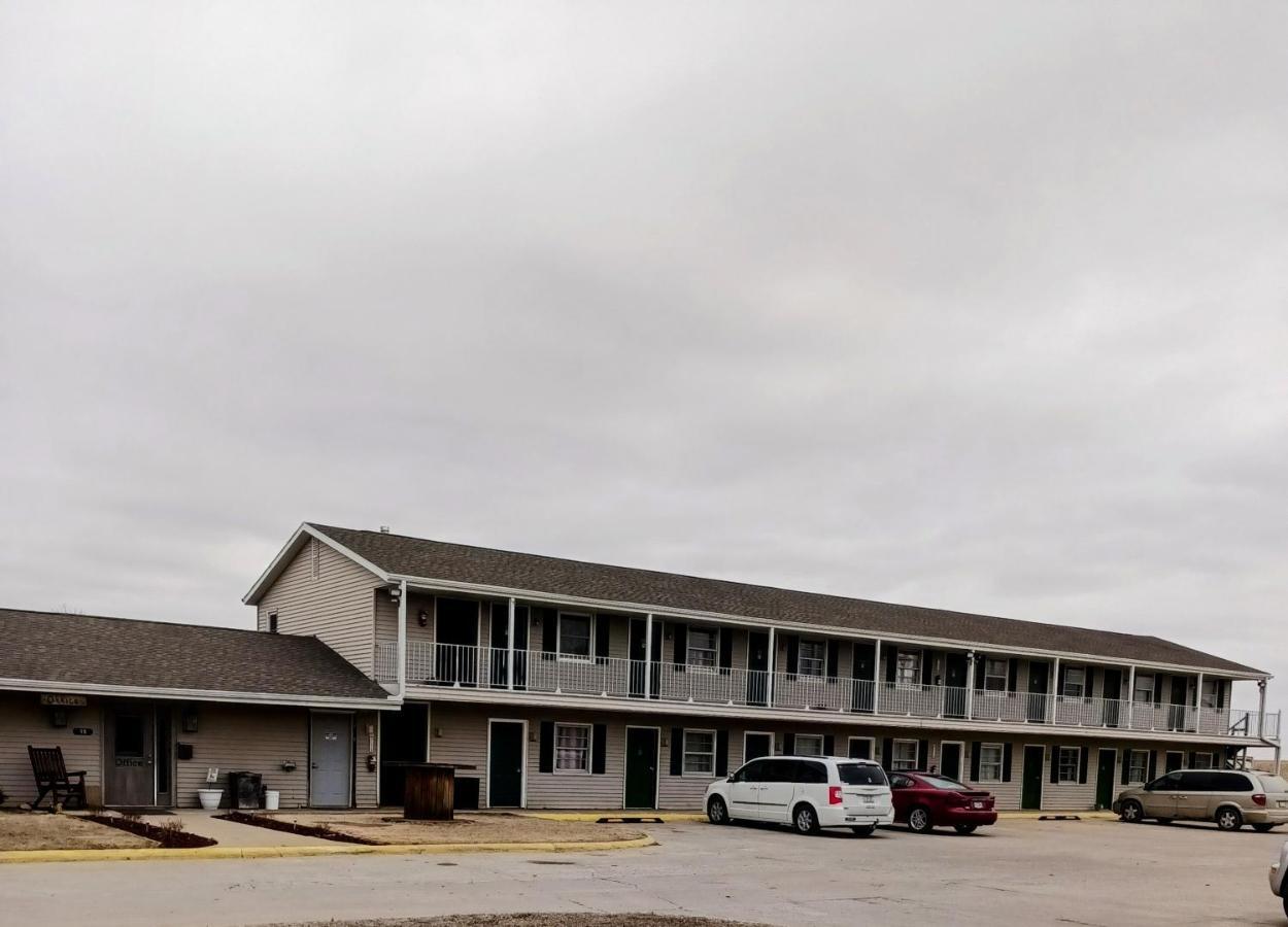 Country Inn Of Shelby Avoca Exterior photo